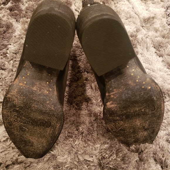 Old Gringo Black Heeled Boots with Silver Accents - Picture 9 of 12